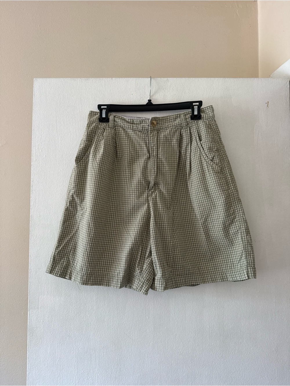 Gloria Vanderbilt Vintage High Waisted Pleated Shorts in Green and White Gingham